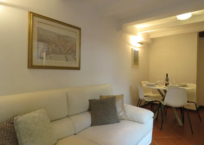 Cesare Battisti بولونيا